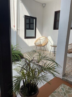 Front of property - Sonnenhaus (Antigua Guatemala)