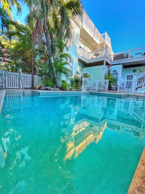 Outdoor pool - The Casablanca Hotel (Key West)