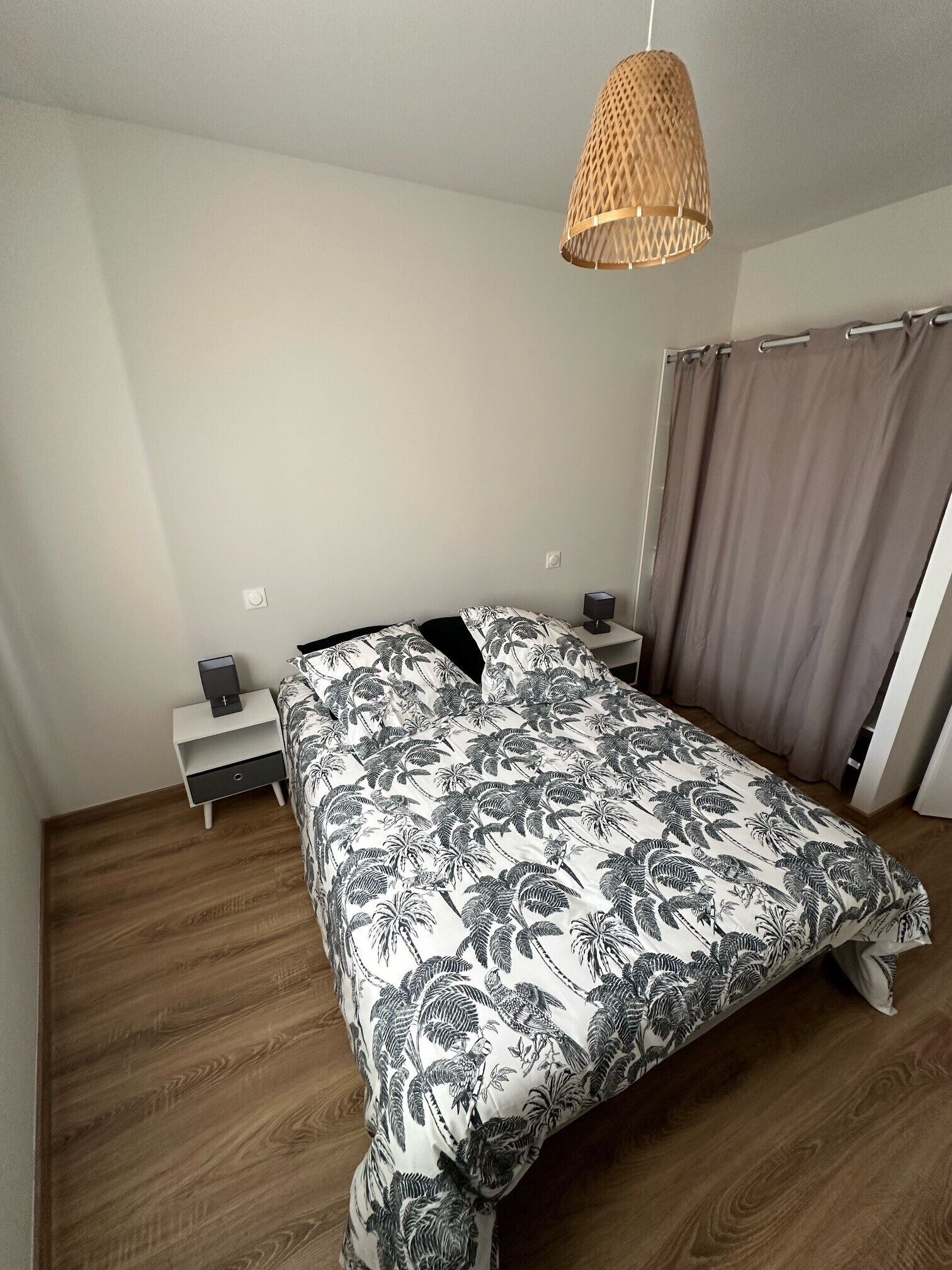 WiFi、ベッドシーツ