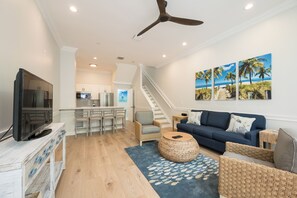 Living area - Southern Escape at Truman Annex - 2 Bed / 2.5 Bath with Parking & Shared Pool (Key West)