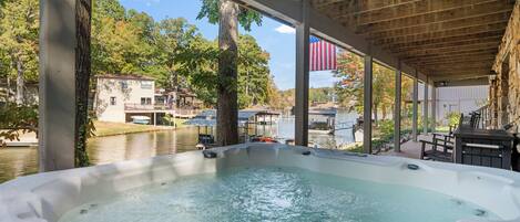 مغطس سبا خارجي