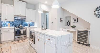 Charming 3-Bedroom Luxury Home 5Min -> Downtown, NRG and Medical Center.