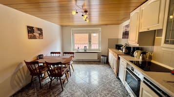 Kühlschrank, Ofen, Herdplatte, Geschirrspüler