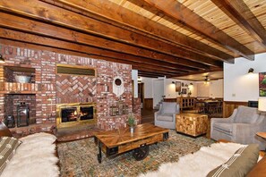 独立别墅, 多张床, 热水浴缸, 山景 | 住宿内部