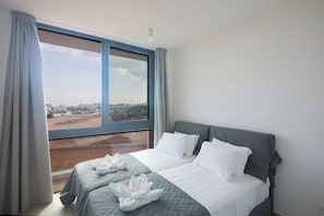 5 bedrooms, in-room safe, iron/ironing board, travel cot - Aqua Pearl 11, 5 bedroom villa with Roof Top in the center of Protaras. (Protaras)