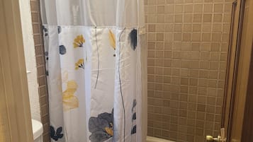 Boblebad, bidé, håndklær og såpe