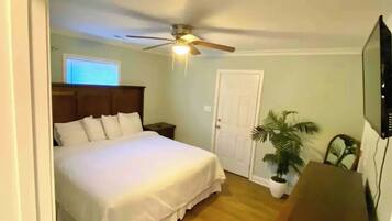 2 bedrooms, iron/ironing board, free WiFi, bed sheets