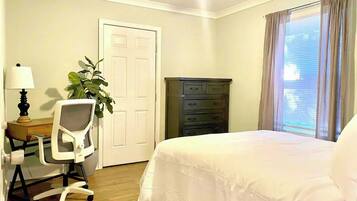 2 dormitoris, planxa i posts de planxar, wifi gratuïta i roba de llit