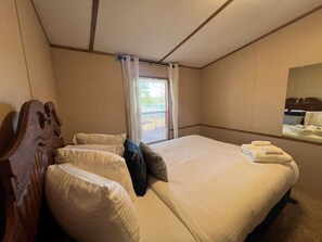 3 chambres, fer et planche à repasser, lit parapluie, Wi-Fi gratuit