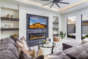 Smart TV - Golf Course, ATV Parking + Private spa! (Hurricane)