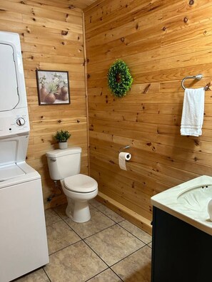 Hair dryer, towels - Deer Meadow-Devil`s Bathtub/Natural Tunnel (Duffield)