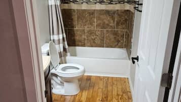 SĂšche-cheveux, serviettes fournies