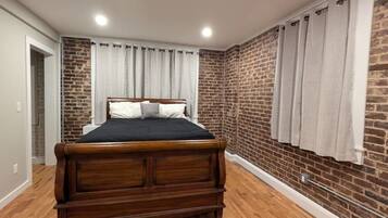 2 bedrooms, desk, free WiFi, bed sheets