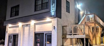 New Modern 2 BR in Excellent Location (201)