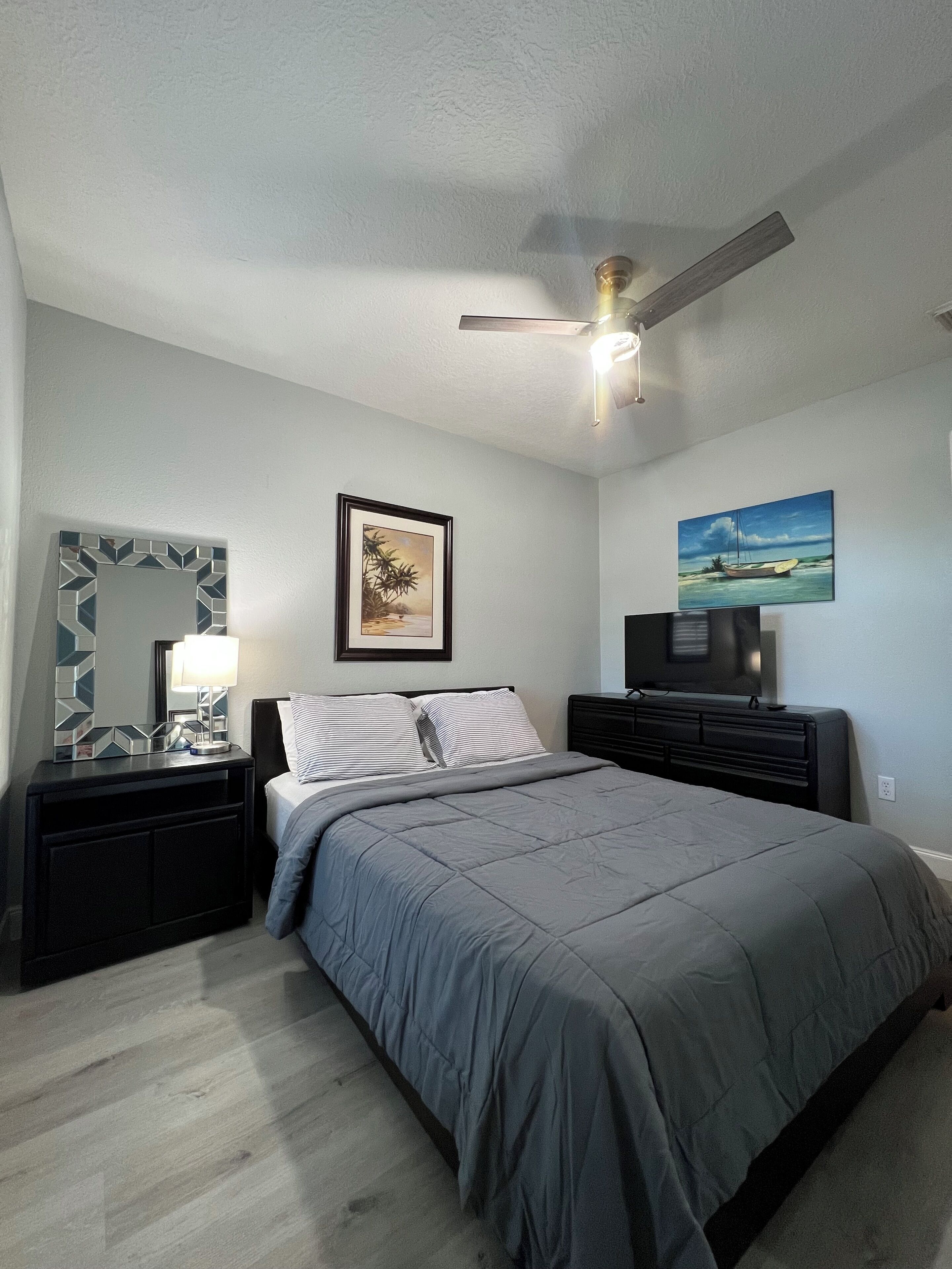 4 bedrooms, desk, iron/ironing board, free WiFi