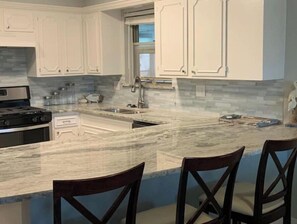 Fridge, microwave, oven, stovetop - “Big Jer’s” with a Cement Pond (Houston)