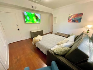 2 chambres, fer et planche à repasser, Wi-Fi, draps fournis