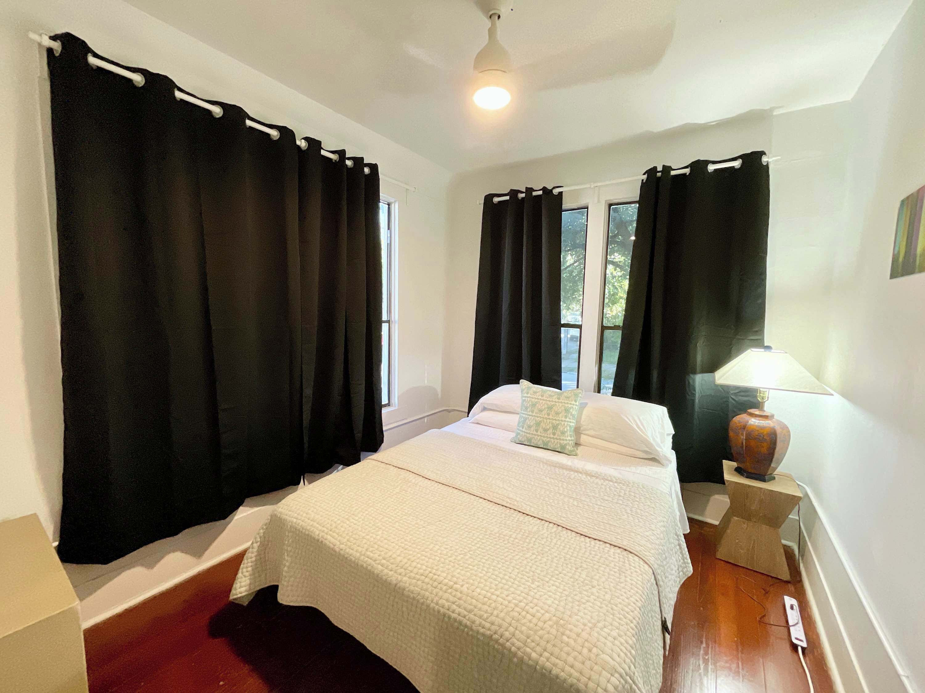 2 chambres, fer et planche à repasser, Wi-Fi, draps fournis