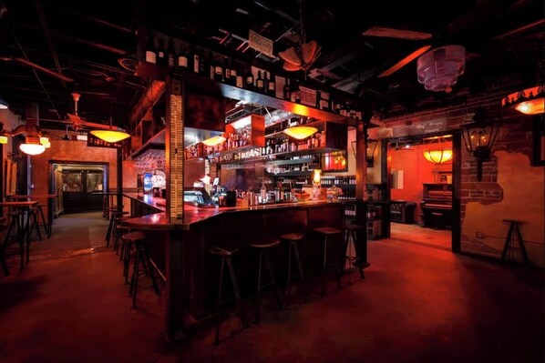 Bar (på overnatningsstedet)