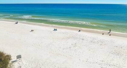 Private Pool, Carriage House, and Near the Beach