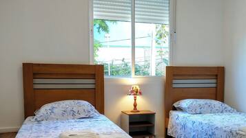 2 quartos, escrivaninha, ferros/tábuas de passar roupa, Wi-Fi