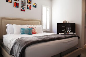 2 bedrooms, iron/ironing board, WiFi, bed sheets - Fairway Getaway: Community Pools, Gym, Golf View! (Cathedral City)