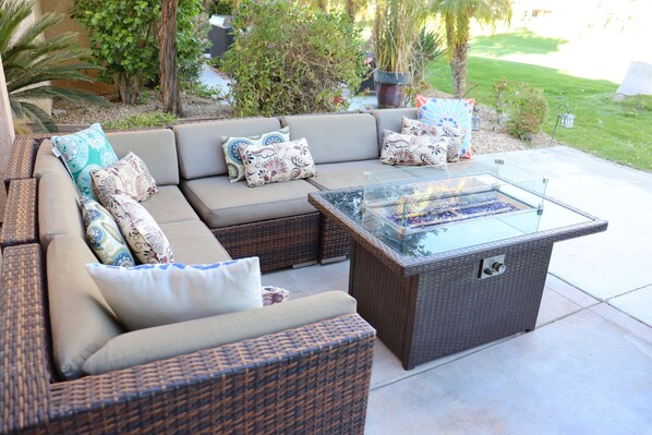 Terrace/patio - Fairway Getaway: Community Pools, Gym, Golf View! (Cathedral City)