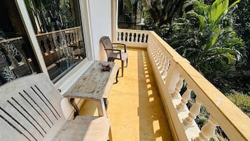 Deluxe Double Room, Balcony, Garden View | Desk, laptop workspace, soundproofing, free WiFi