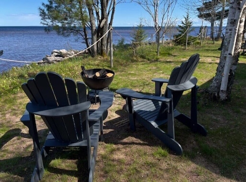 Cozy Lakeside Studio #4 Retreat on Lake Superior - Perfect for ORV!