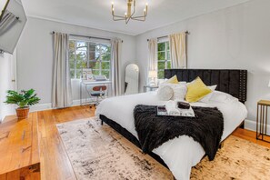 2 Schlafzimmer, Schreibtisch, Bügeleisen/Bügelbrett, kostenloses WLAN