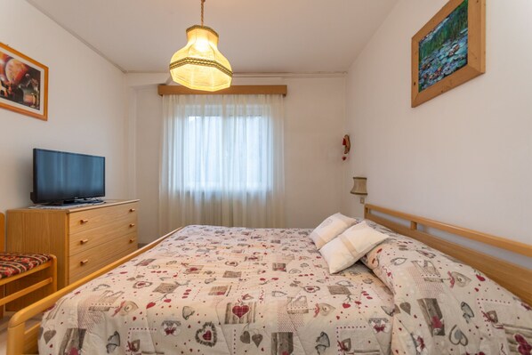 2 quartos, Wi-Fi de cortesia, roupa de cama
