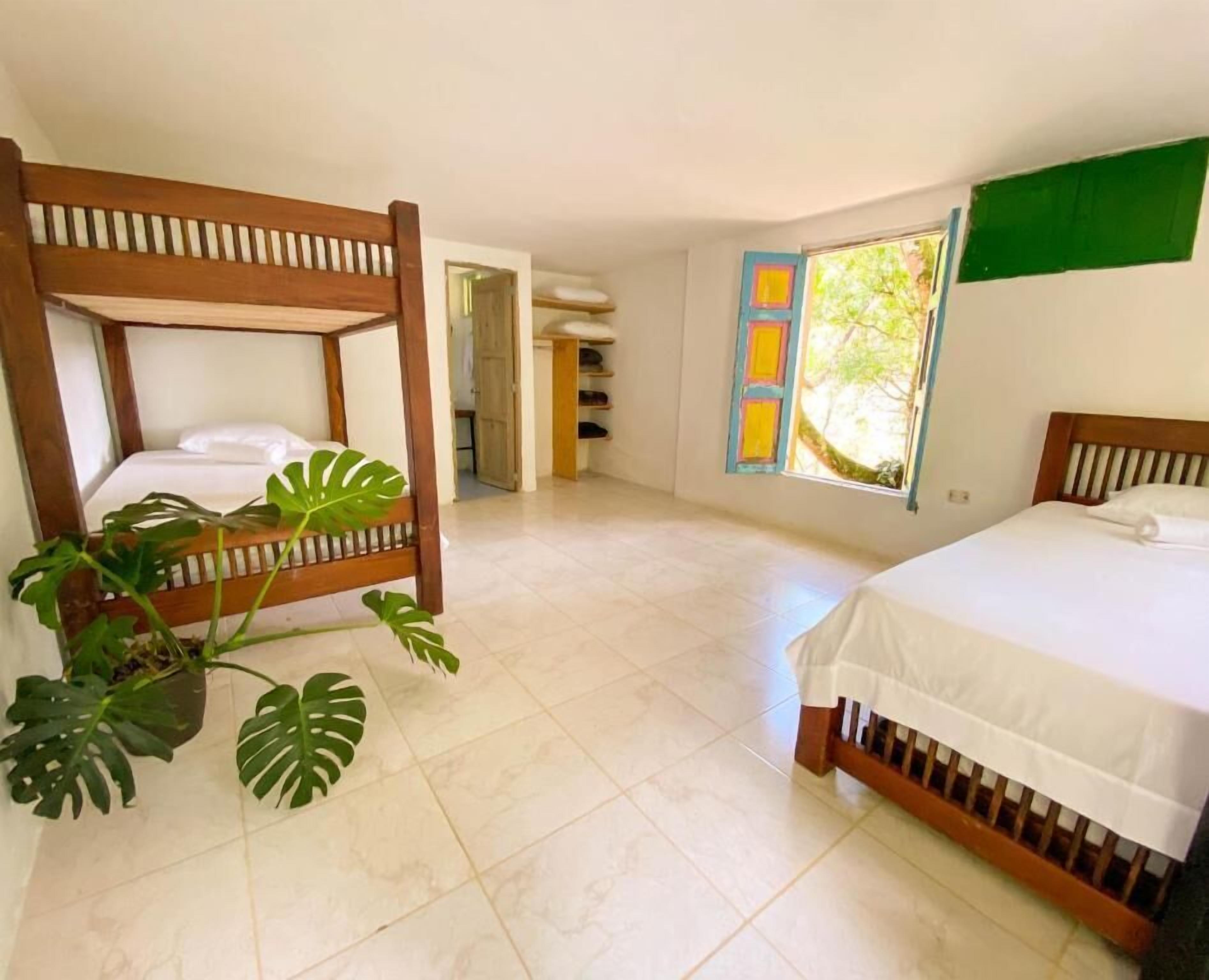 Classic Quadruple Room | Free WiFi, bed sheets