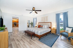 3 habitaciones, tabla de planchar con plancha, cuna de viaje y wifi 