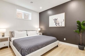 3 Schlafzimmer, Schreibtisch, Bügeleisen/Bügelbrett, WLAN