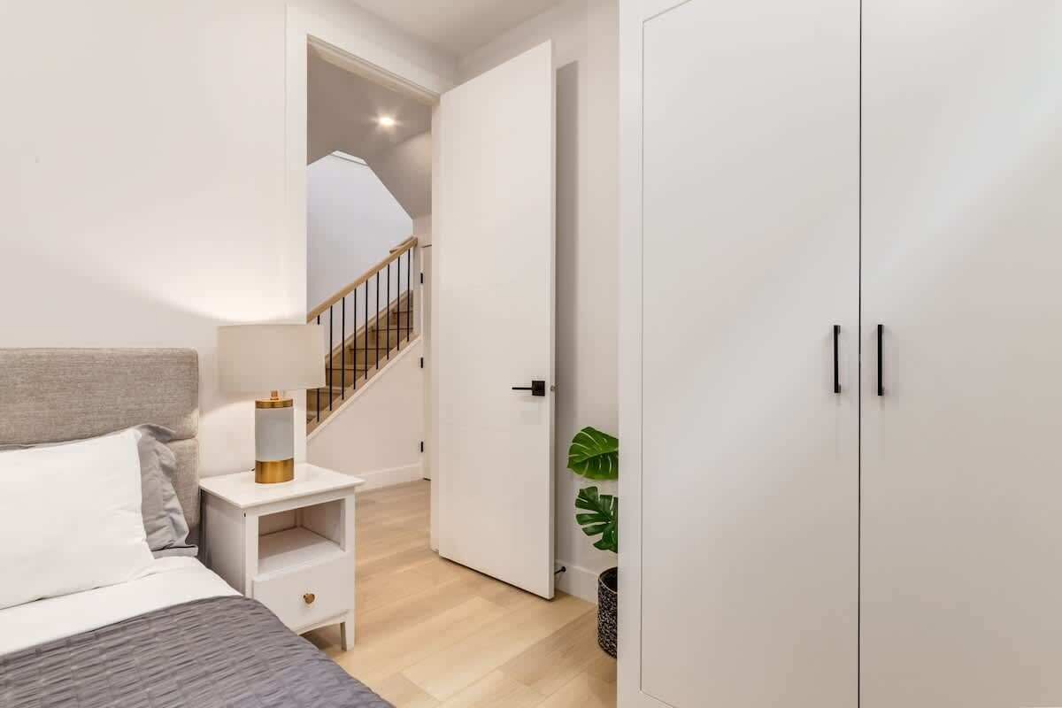 3 bedrooms, desk, iron/ironing board, WiFi