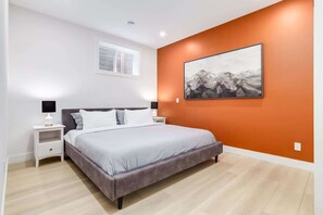 3 Schlafzimmer, Schreibtisch, Bügeleisen/Bügelbrett, WLAN