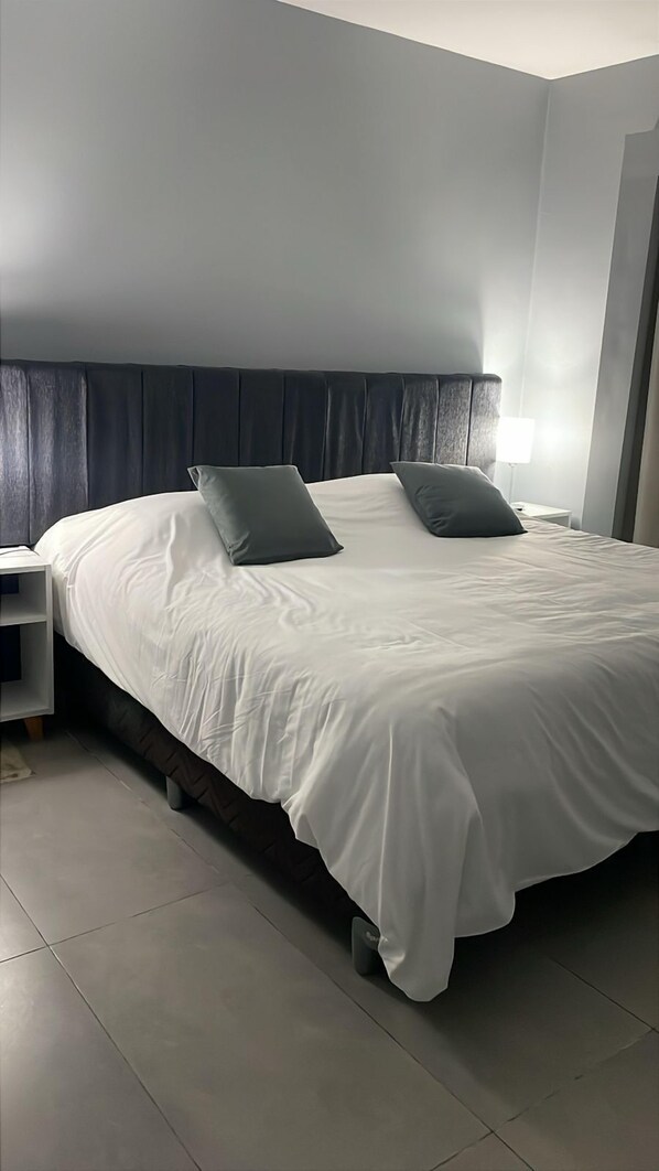 Deluxe Double or Twin Room, Garden View | Premium bedding, down comforters, Select Comfort beds, minibar - Gugasuites (Ezeiza)