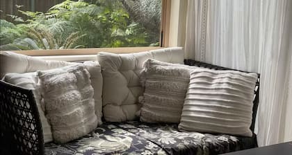 Gorgeous, comfortable and Spacious with rural view 5 min walk to Mullumbimby