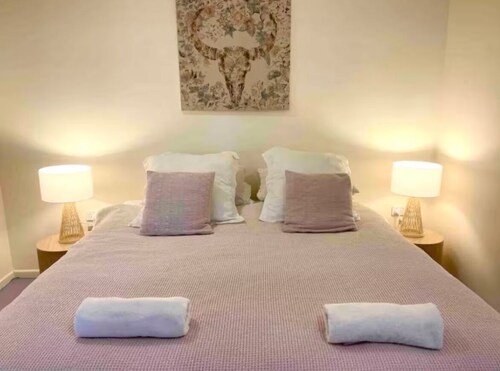 Gorgeous, comfortable and Spacious with rural view 5 min walk to Mullumbimby