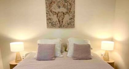 Gorgeous, comfortable and Spacious with rural view 5 min walk to Mullumbimby