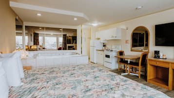 Studio Suite, 1 giường cỡ king, bồn tắm thủy lực | 1 phòng ngủ, truy cập Internet không dây miễn phí, bộ trải giường