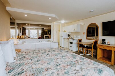 Western Budget Motel Plus Mosaic Suites