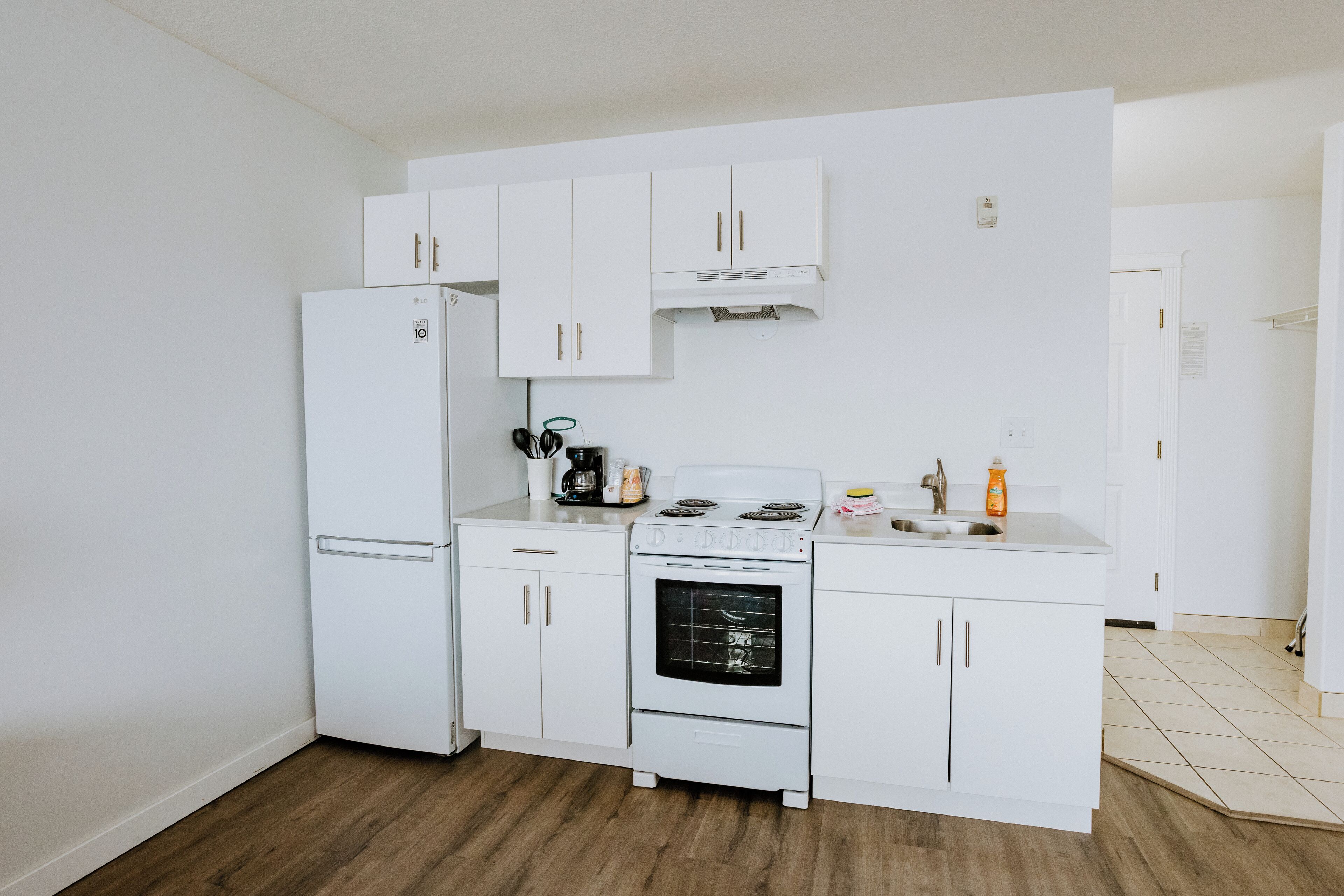 Studio, 1 King Bed | Private kitchen