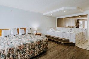 Studio Suite, 1 Tempat Tidur King, jet tub | Tempat tidur lipat/tambahan, Wi-Fi gratis, dan seprai linen