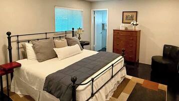 2 soverom, strykejern/-brett, wi-fi og sengetøy