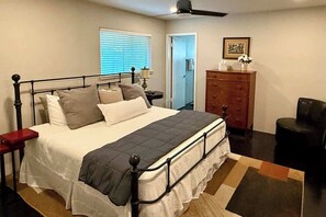 2 chambres, fer et planche à repasser, Wi-Fi, draps fournis