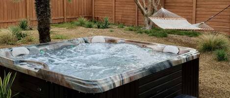 Bañera de hidromasaje exterior