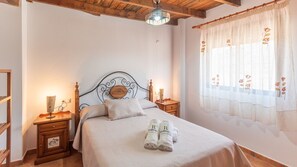 5 Schlafzimmer, Bügeleisen/Bügelbrett, Reisekinderbett, WLAN