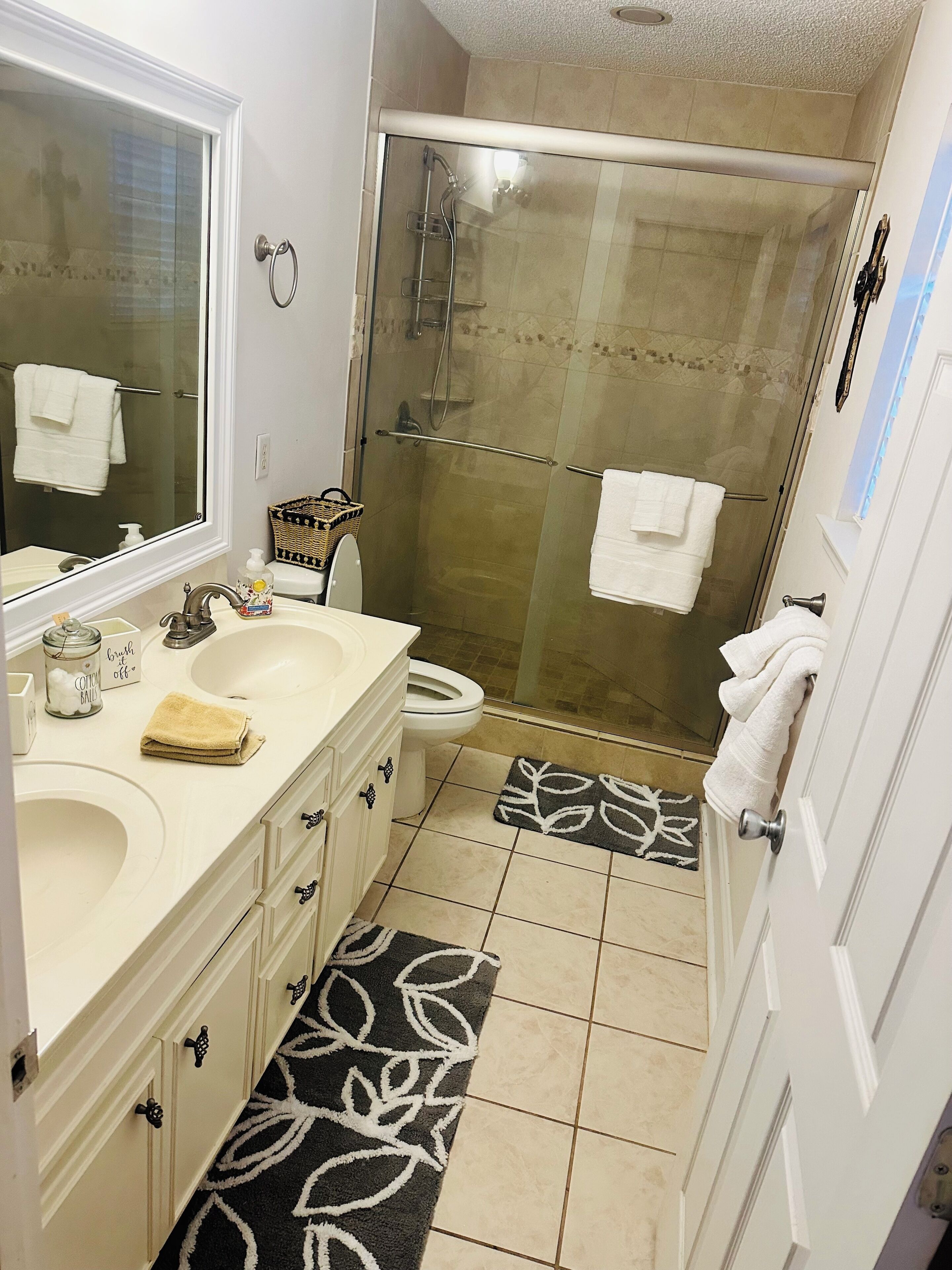 Shower, towels, soap, shampoo