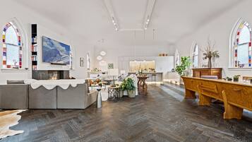 House | Living area | Flat-screen TV